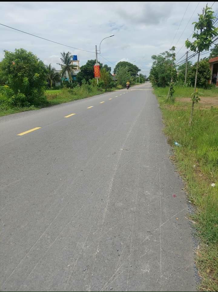 Đất thổ 250m2 mt đường HL21 mặt bằng kinh doanh giá rẻ 1 tỏi 6