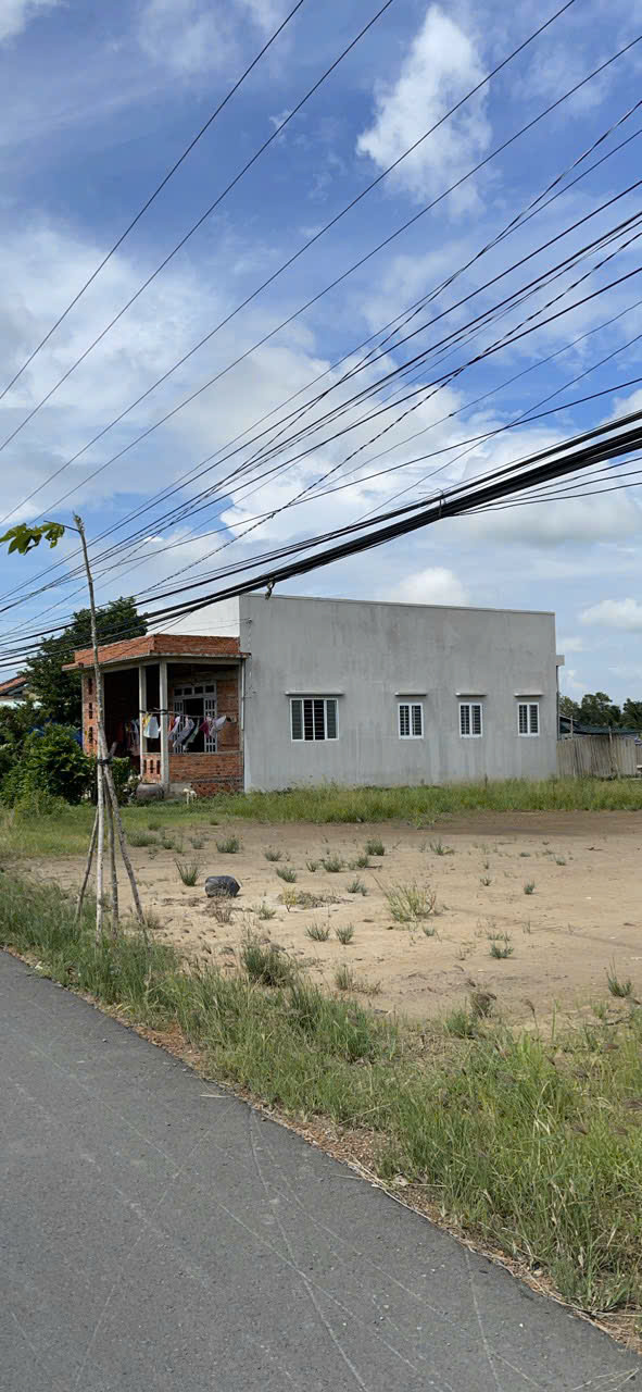 Đất thổ 250m2 mt đường HL21 mặt bằng kinh doanh giá rẻ 1 tỏi 6 2