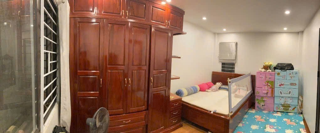 Bán gấp giá rẻ nhà Văn Chương 15m, 4 tầng, mặt tiền 2.8m, 3 tỷ Đống Đa. 2