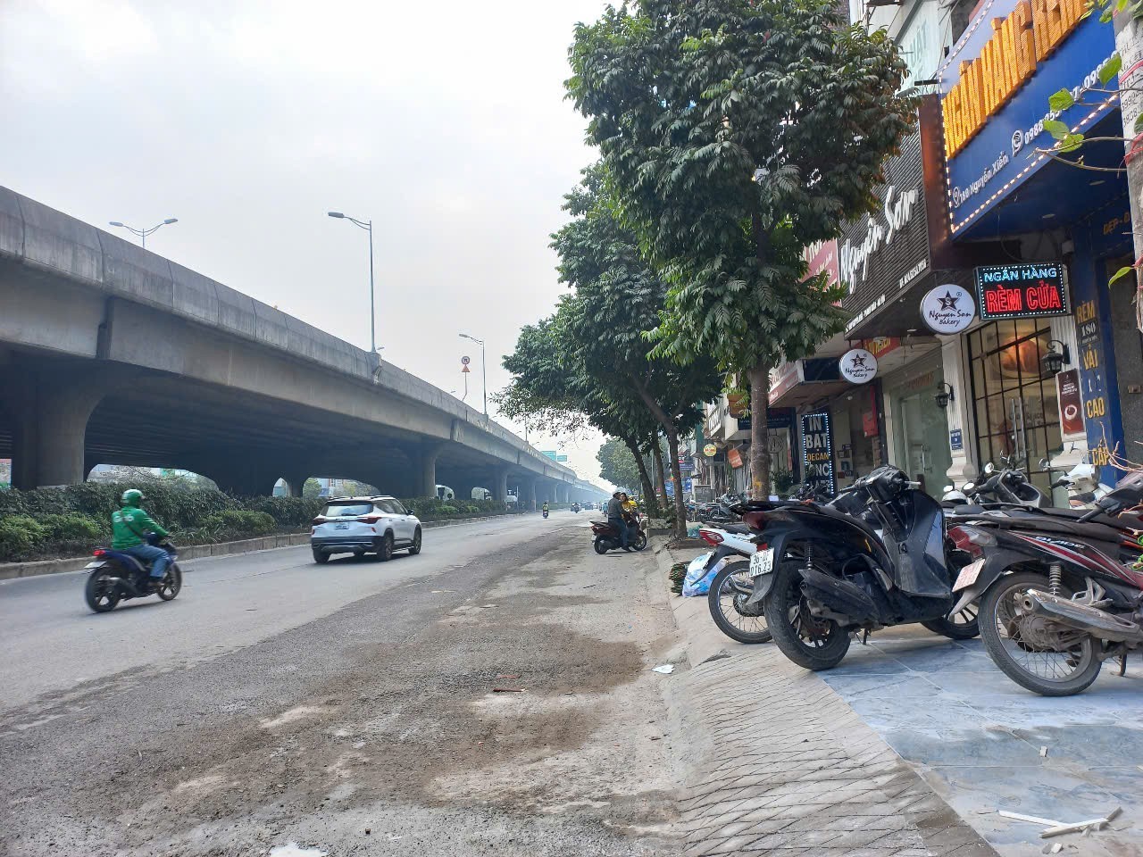 BÁN GẤP NHÀ MẶT PHỐ THANH XUÂN, 7 TẦNG THANG MAY, VỈA HÈ 5M, KINH DOANH ĐA DANG, 29.X TỶ