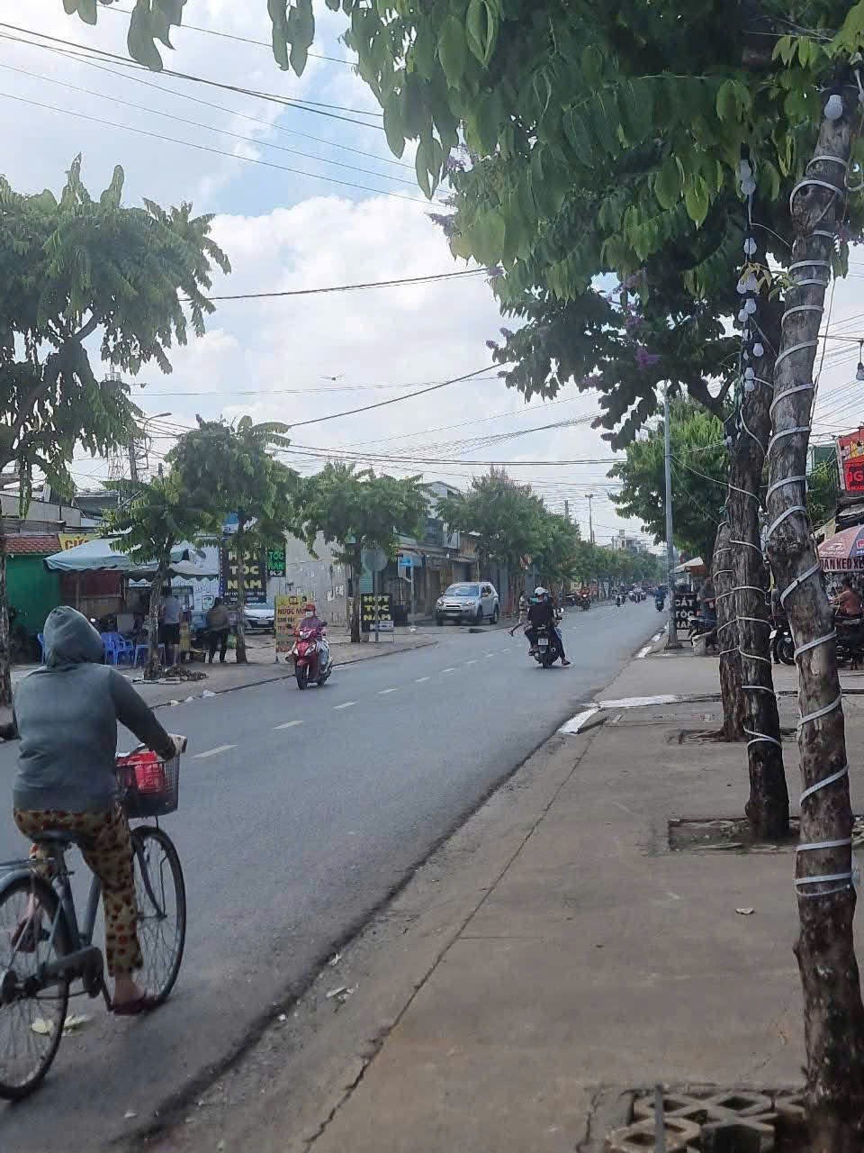 GIẢM SỐC 3,5 TỶ NHÀ MẶT TIỀN SONG HÀNH Q12 – 4 TẦNG CÓ THANG MÁY – CHỈ 11,5 TỶ. 2