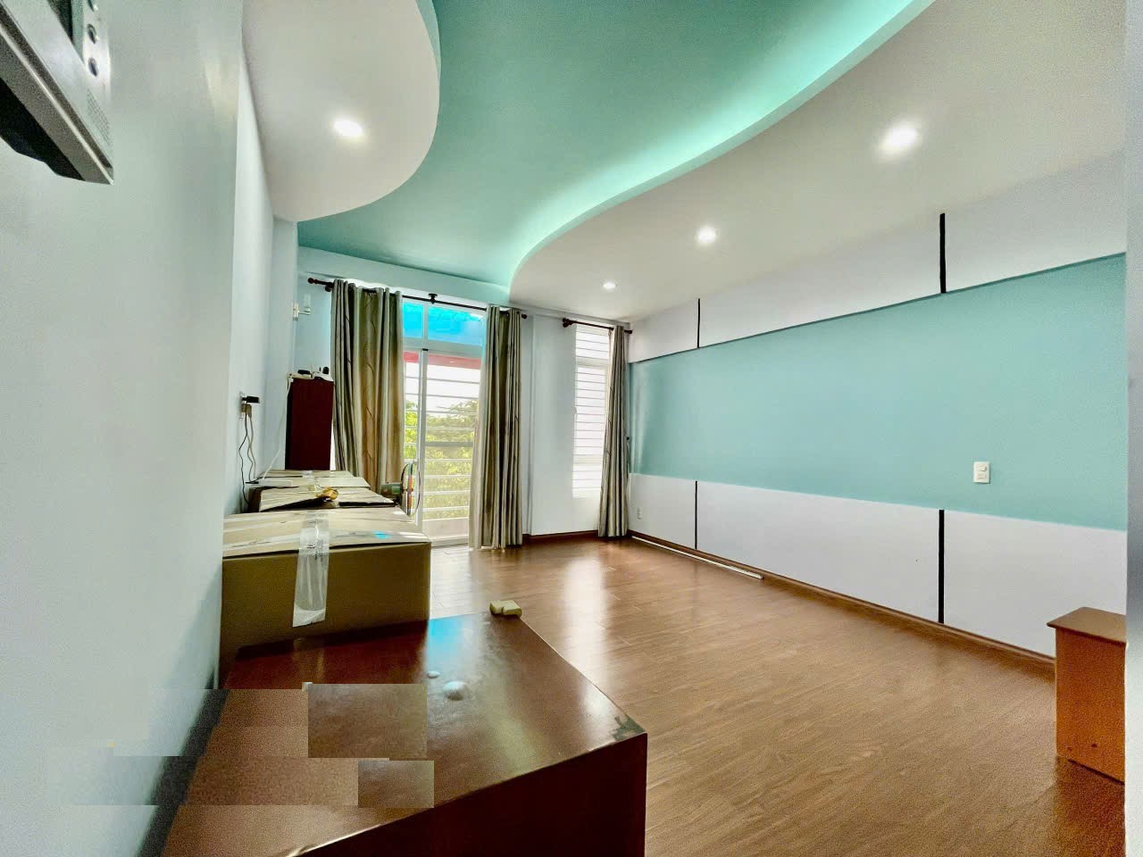 Cho thuê Nhà đường Số 37, PTân Phong, Dt 88m², hầm, 3 lầu Giá 30 Triệu/tháng 3