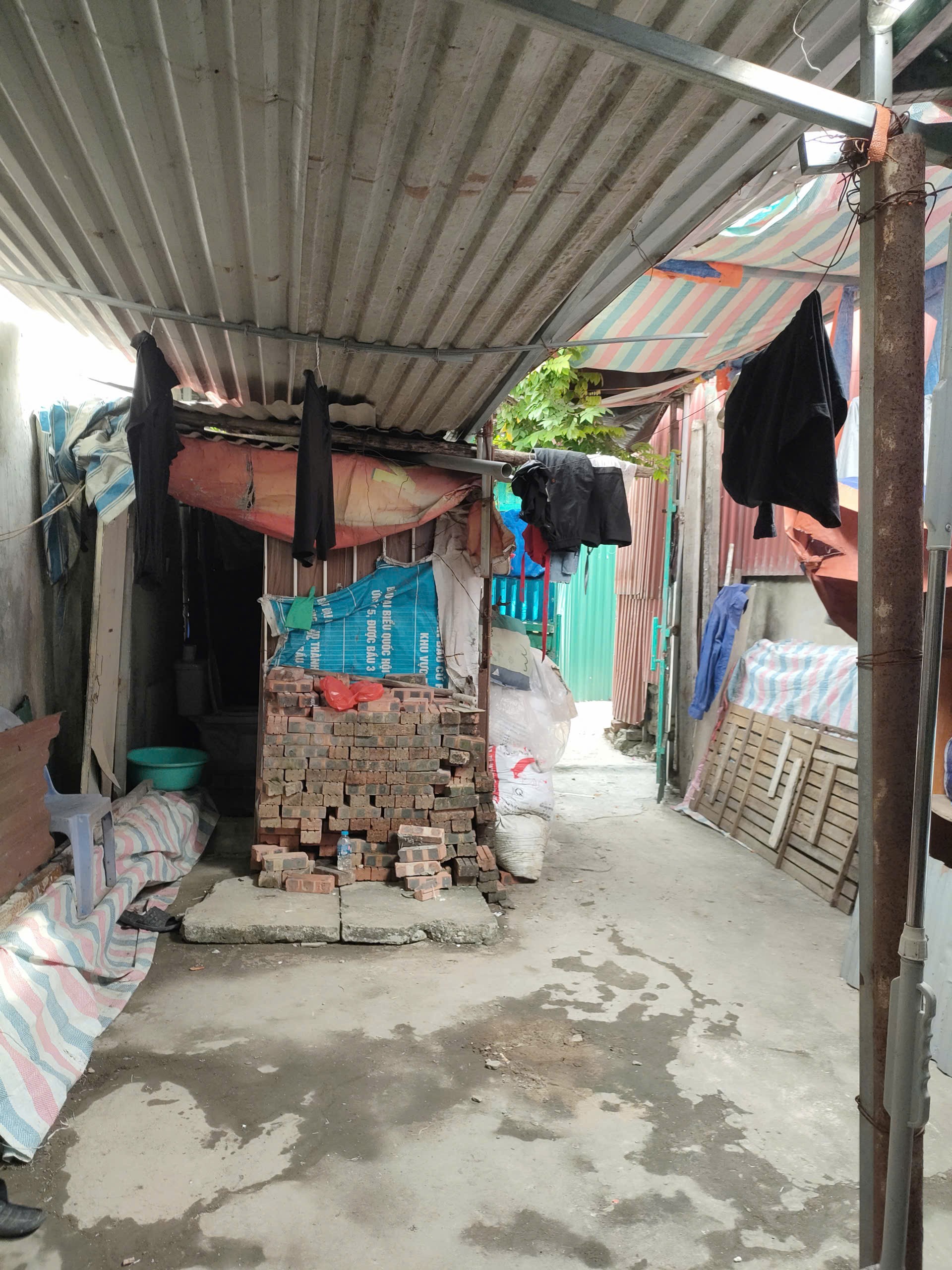 Bán gấp giá rẻ Giải Phóng 63m, cấp 4, mặt tiền 4m, 945 triệu Hoàng Mai. 2