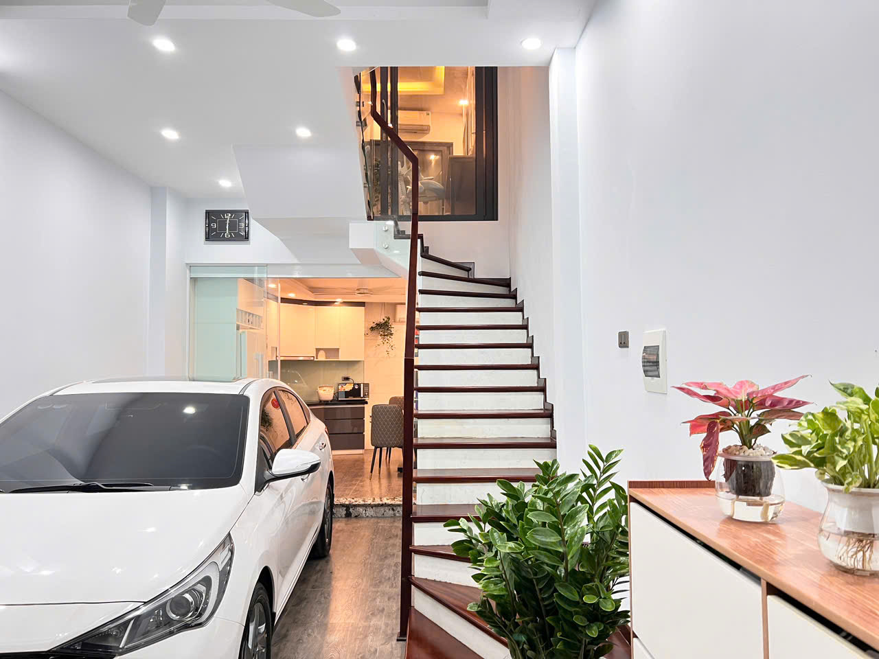 An Cư Lý Tưởng Tại Ngõ 137 Việt Hưng - 47m2 Nhà Đẹp 5 Tầng, Trước Nhà Thoáng Đã, Giá Mềm Nhất Khu! 2