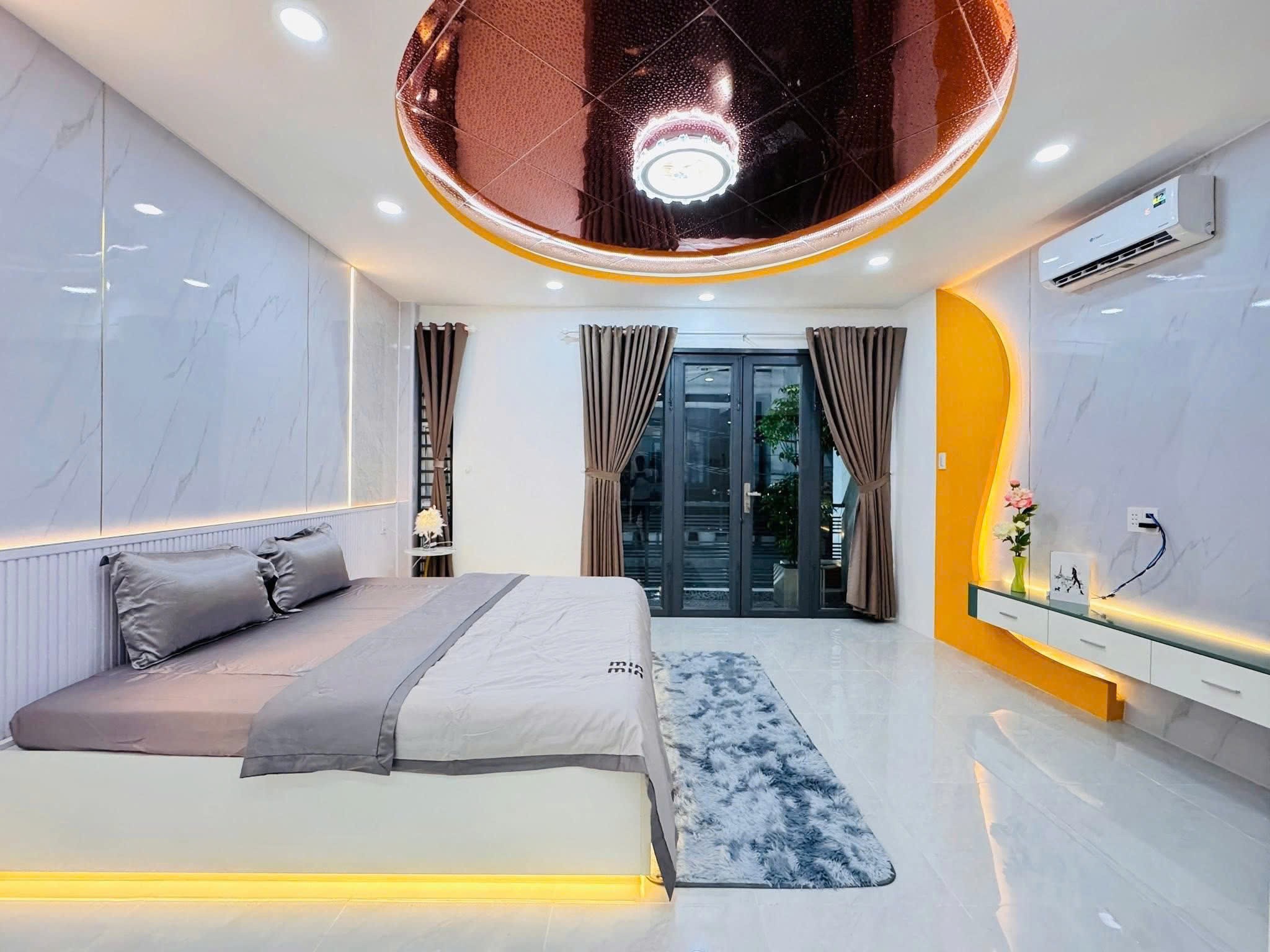 Bán Gấp Nhà Phố Long Hòa – Mặt Tiền Đường Lớn, Thuận Tiện Ở & Kinh Doanh 2