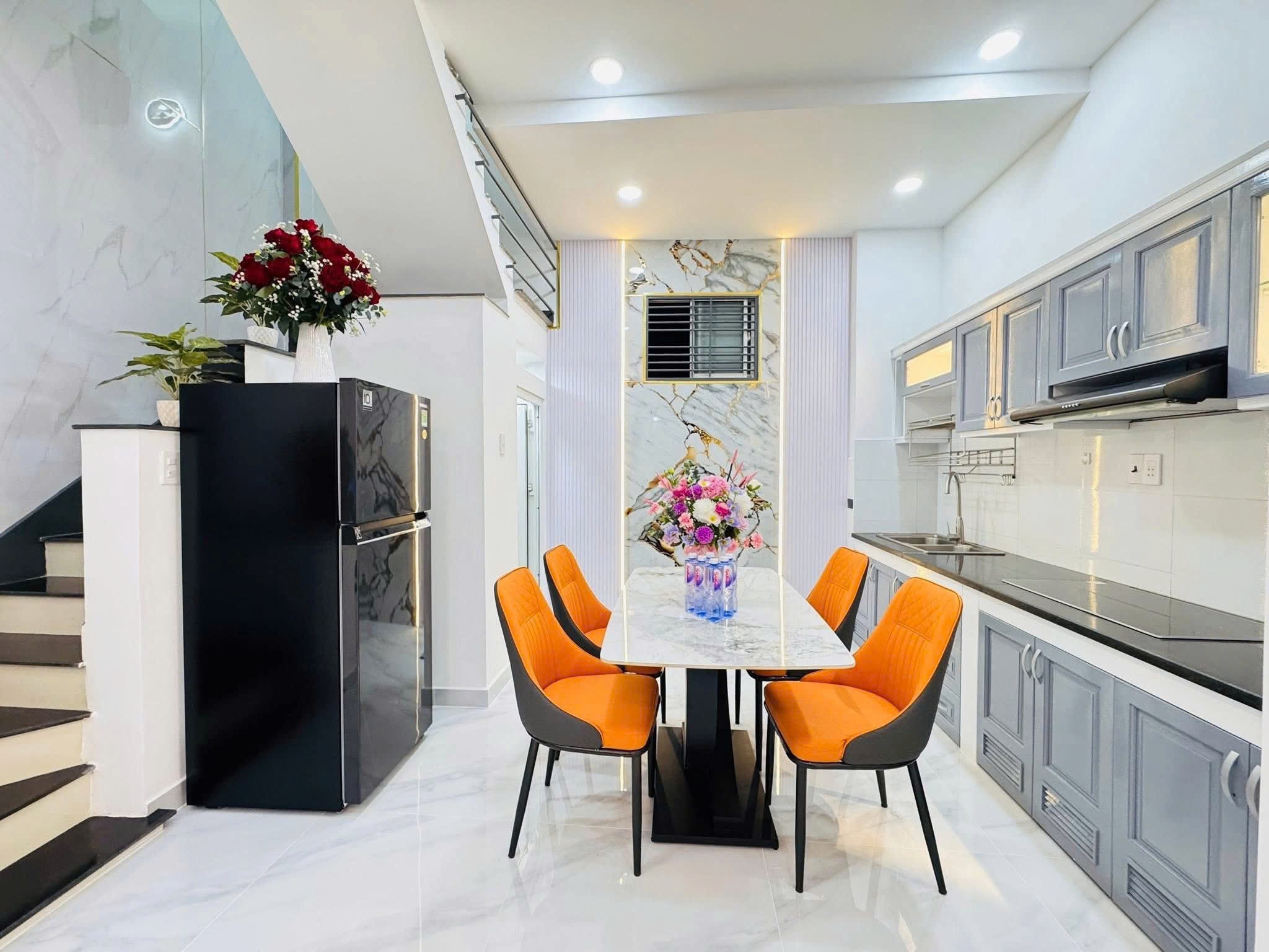 Bán Gấp Nhà Phố Long Hòa – Mặt Tiền Đường Lớn, Thuận Tiện Ở & Kinh Doanh 3