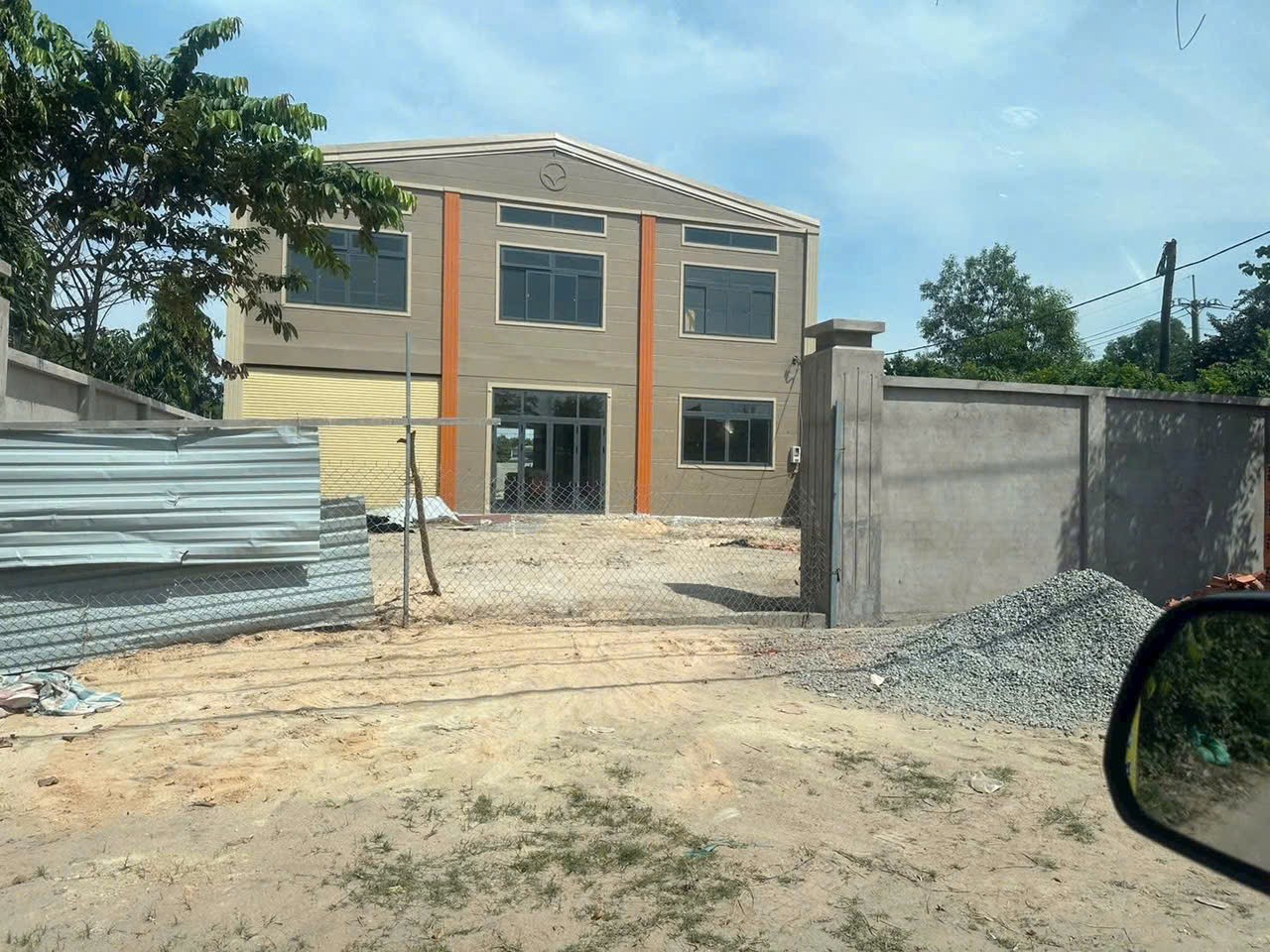 XƯỞNG MỚI MẶT TIỀN SÔNG LU – XE CONT 24/24 – NGANG 17M HIẾM