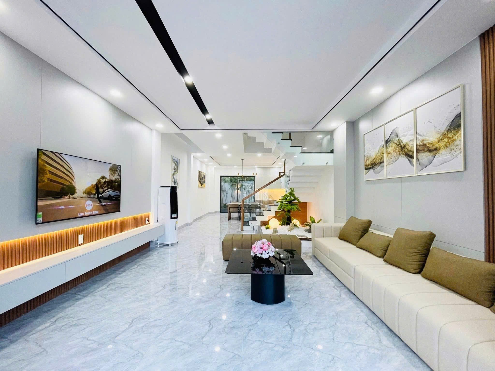 BÁN NHÀ ĐẸP PHONG CÁCH HIỆN ĐẠI NGAY KĐT MỸ GIA GÓI 4, THÁI XUÂN, NHA TRANG. ZÁ 9TY450