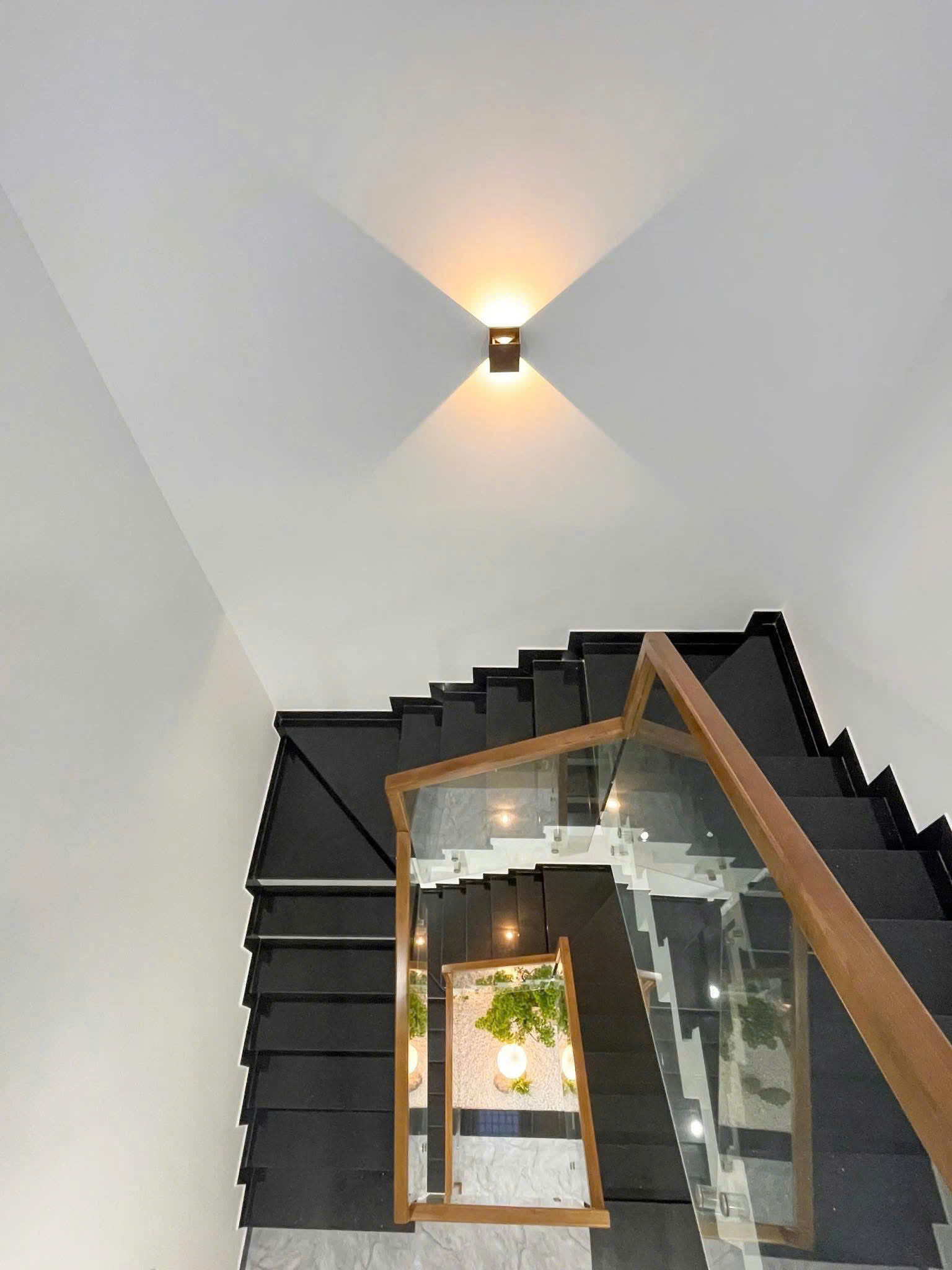 BÁN NHÀ ĐẸP PHONG CÁCH HIỆN ĐẠI NGAY KĐT MỸ GIA GÓI 4, THÁI XUÂN, NHA TRANG. ZÁ 9TY450 5