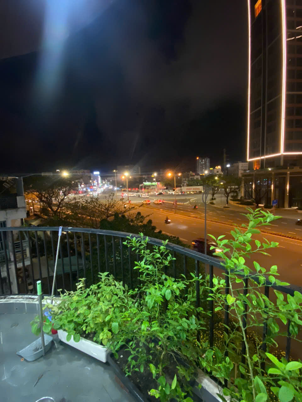 NHÀ ĐEP 4 TẦNG SIÊU VỊ TRÍ GIÁ TỐT CHO KHÁCH Ở,TIỆN KINH DOANH 5