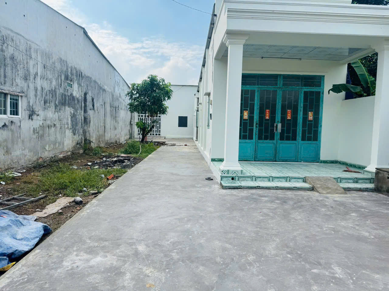 Bán đất vườn mt đường 490 xã Phạm Văn Cội dt 430m2 tặng 2 căn nhà cấp 4 giá 3,9 tỷ 5