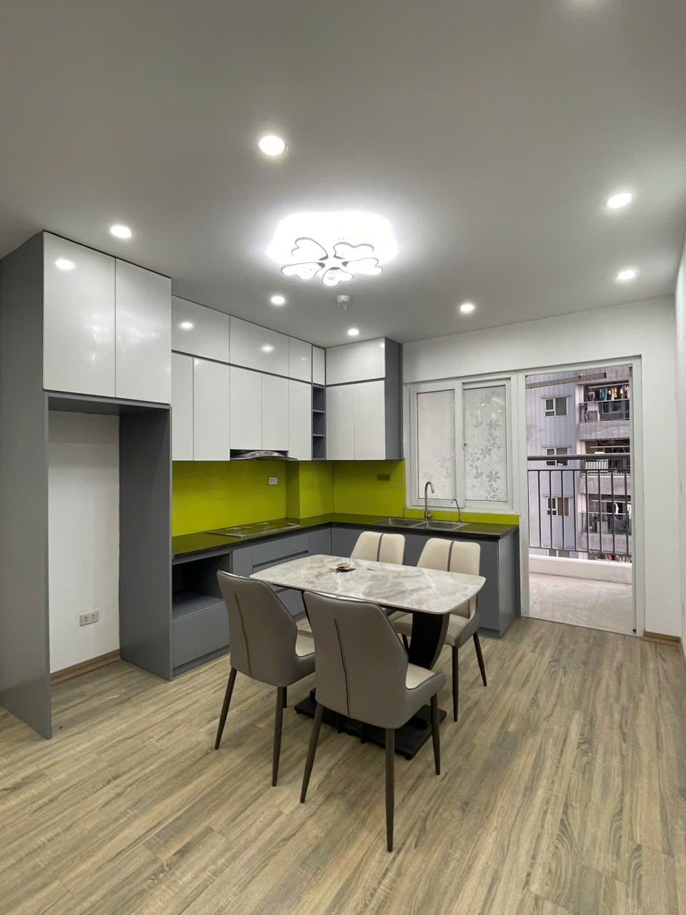 Chính chủ bán gấp căn hộ chung cư Thanh Hà 72m2, full nội thất giá tốt.