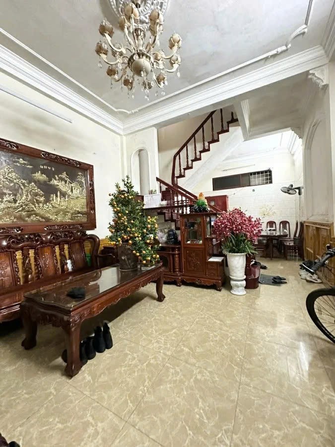 NHÀ DÂN XÂY  - LÕI ĐỐNG ĐA - TRƯỚC NHÀ 3M - MẶT TIỀN ĐẸP, PHỐ YÊN LÃNG 47m2 x MT 4m x GIÁ 13,8 TỶ 2