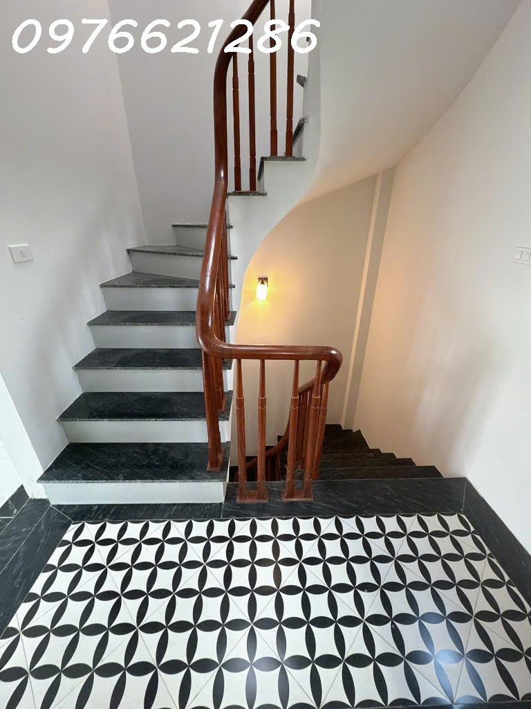 Bán nhà chân Đê Vàng- Long Biên – 45m² – Thang máy – Ô tô đỗ cửa –Nhà mới tinh – Giá 9.1 tỷ 3