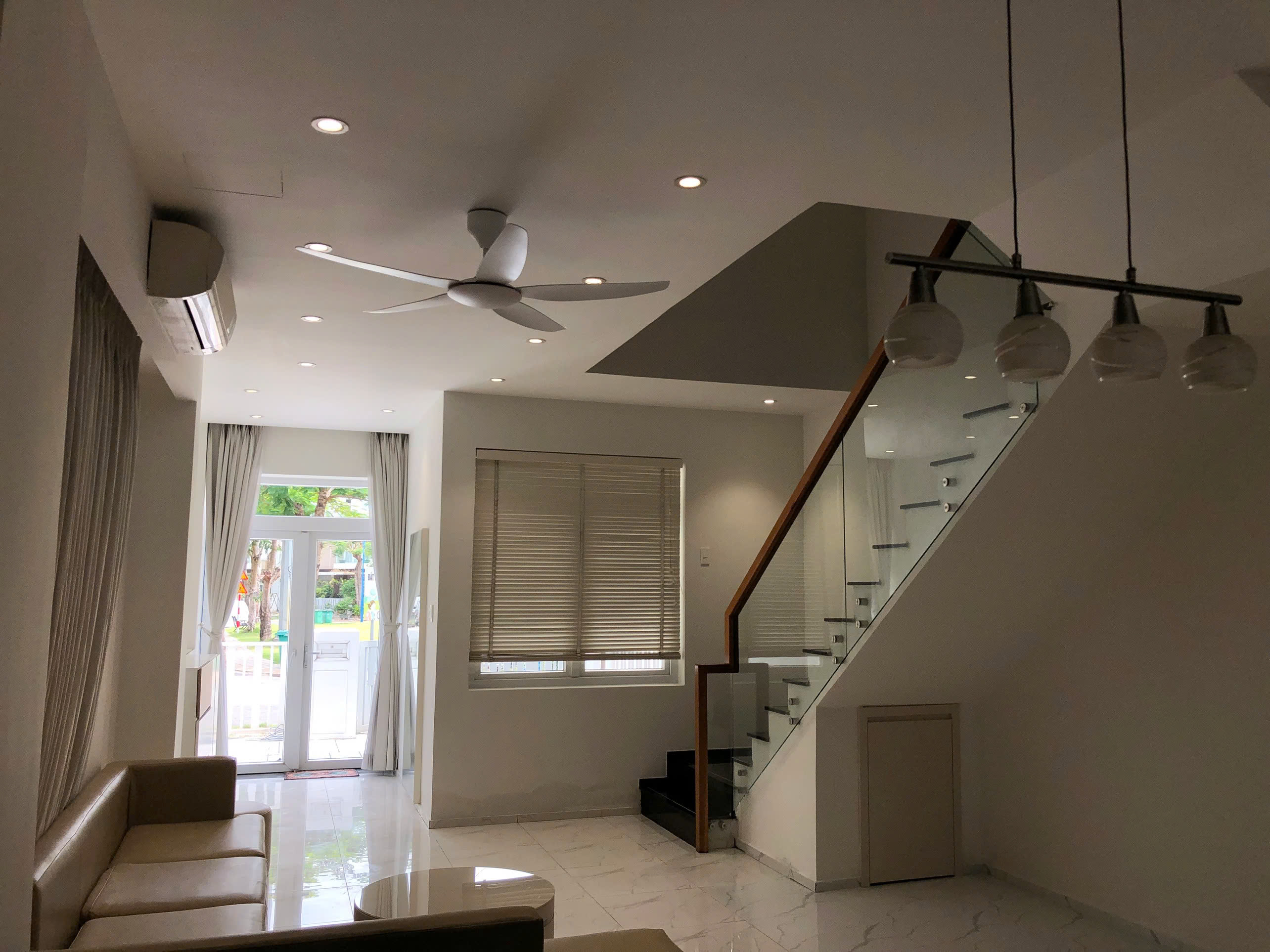 Cho thuê Nhà mặt tiền Quận 9, Hồ Chí Minh, Diện tích 126m², Giá 23 Triệu/tháng 2