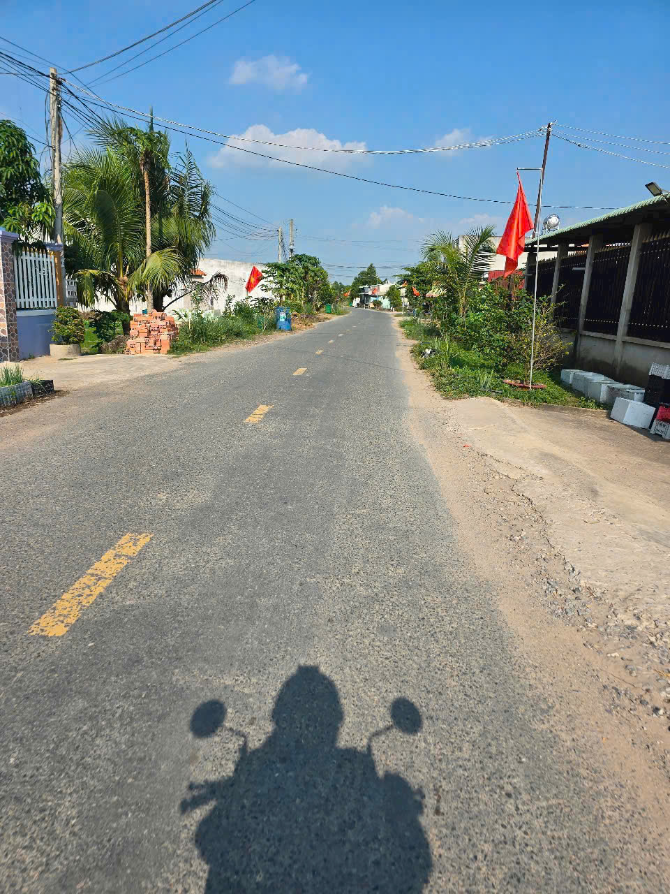 Bán đất mặt tiền đường nhựa xã Đức Hòa Thượng tdt 1700m2 ( 220m2 thổ ) giá 2,85 tỷ 5