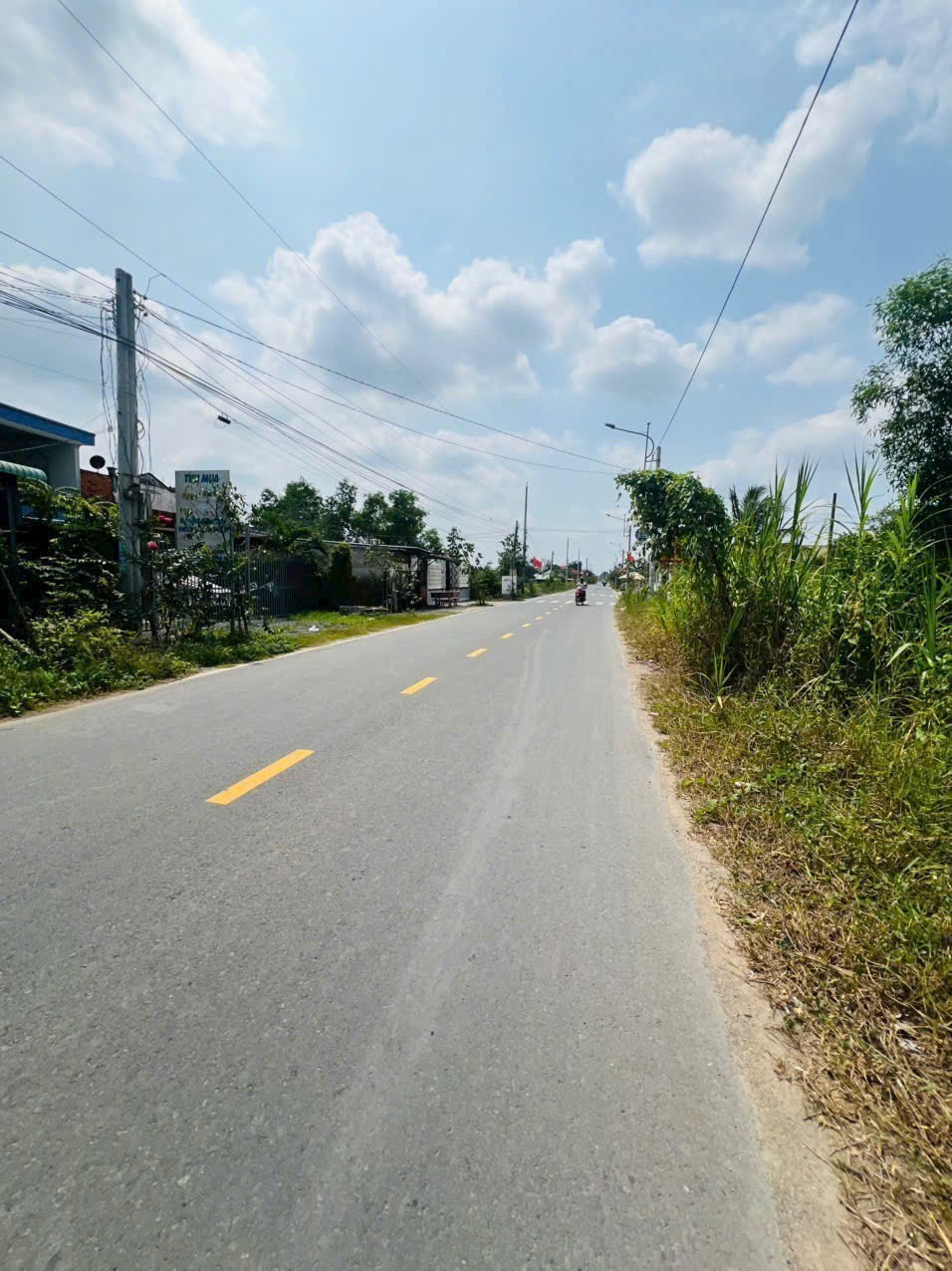 Bán đất mặt tiền Láng Cẩm, Đức Lập Hạ dt 300m2 full thổ giá 3,5 tỷ 2