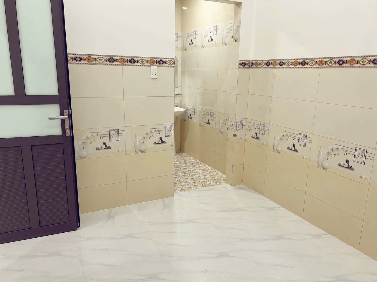 Bán nhà mặt tiền ĐT 833B xã Lạc Tấn, Tân Trụ dt 199m2 2pn 2wc giá 3,5 tỷ 2