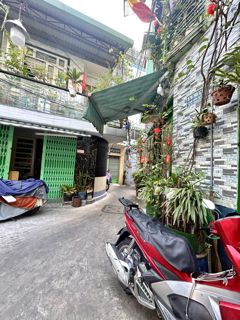 BÁN NHÀ Đ.ĐOÀN VĂN BƠ- CĂN GÓC 2 MT- TRƯỚC NHÀ RỘNG 5M- GẦN CHỢ 200 Đ.XÓM CHIẾU- RA TÔN ĐẢN- 3