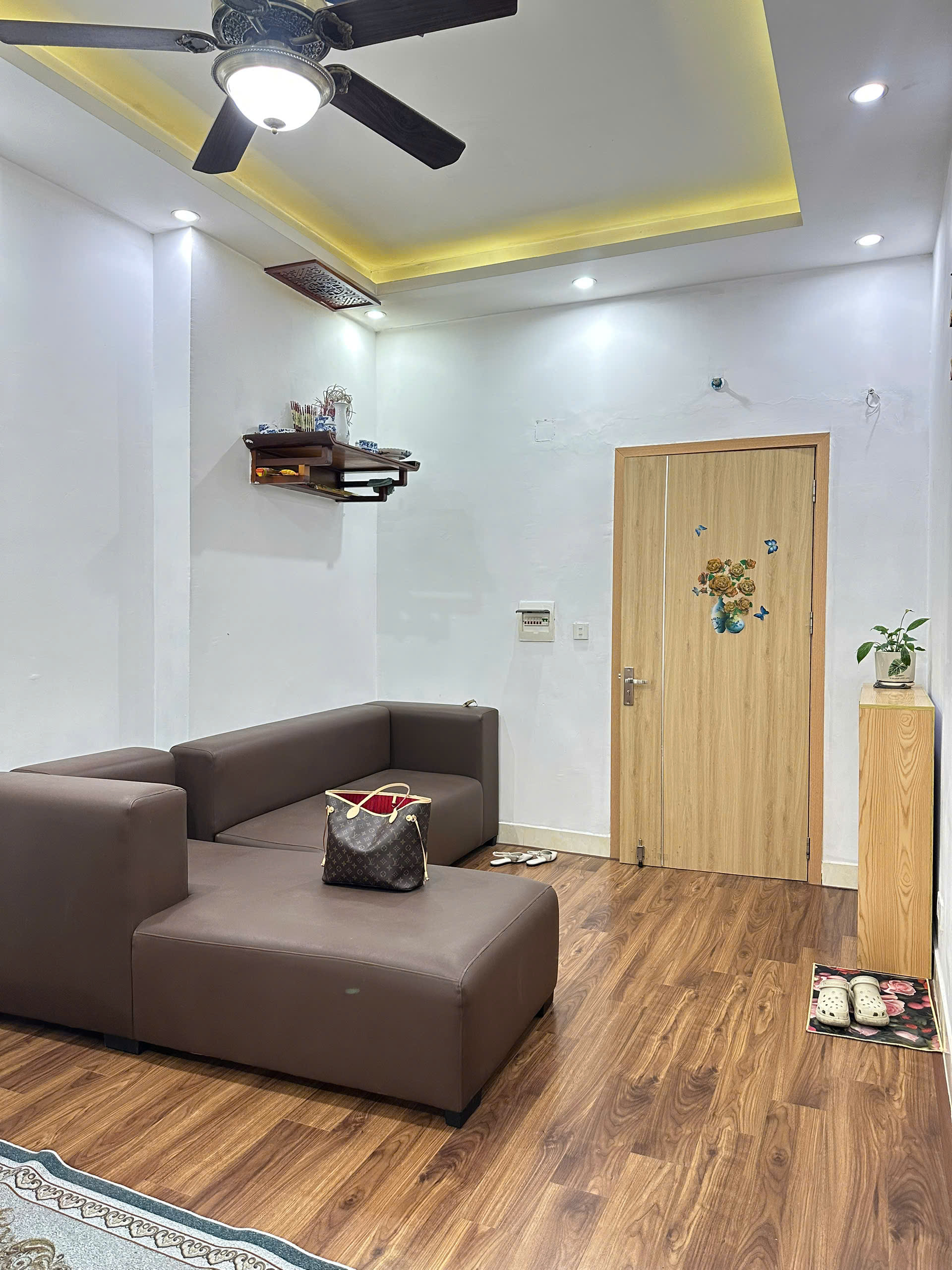 Chính chủ cần bán căn hộ chung cư 65m2, 2Pn giá chỉ 3,0xx tỷ 5