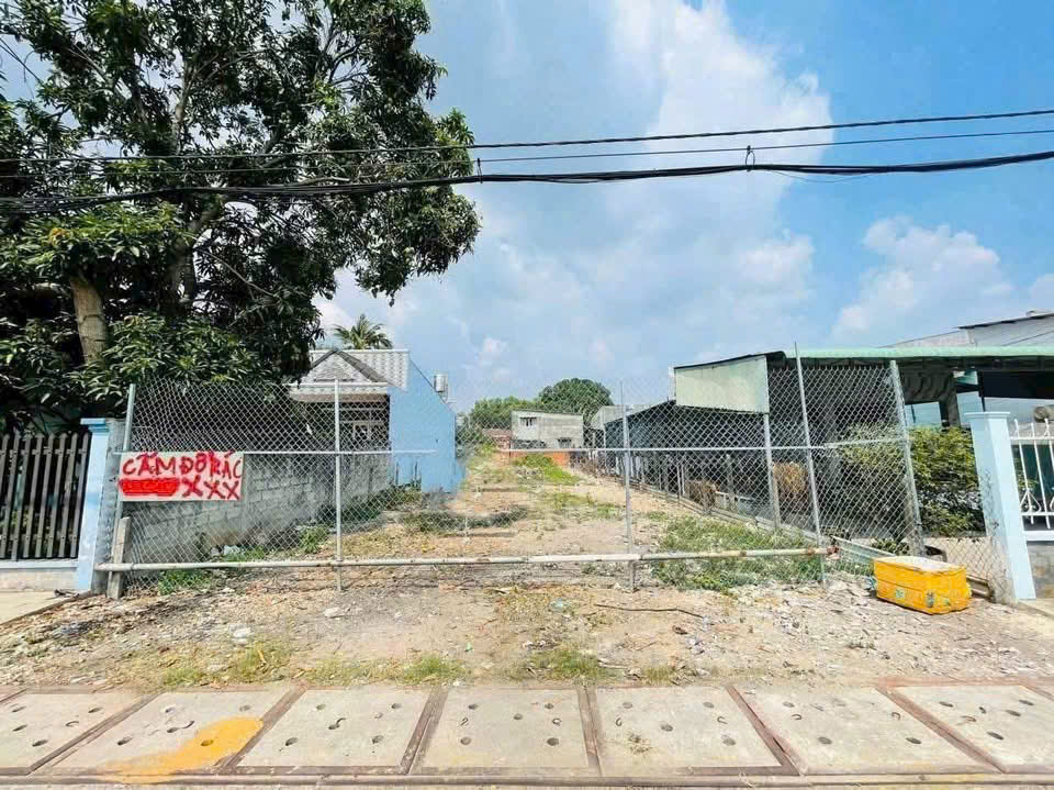 Bán đất mặt tiền đường số 33 xã Tân Thông Hội dt 416m2 full thổ giá 7,3 tỷ 5