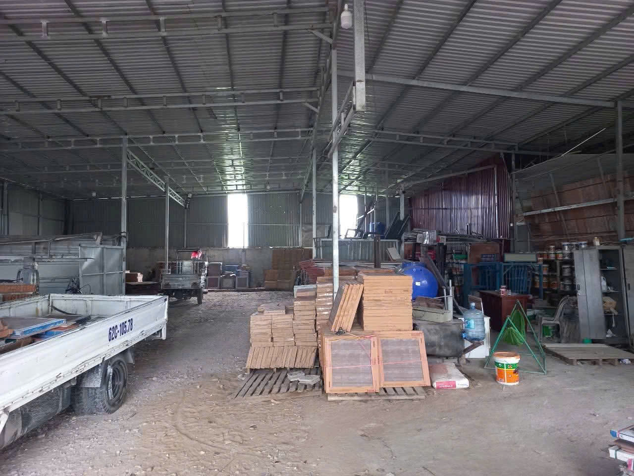 Bán nhà kho mt đường nhựa xe 18t công vụ cao tốc Thạnh Đức tdt 900m2 (200m2 thổ) giá 3,5 tỷ 2