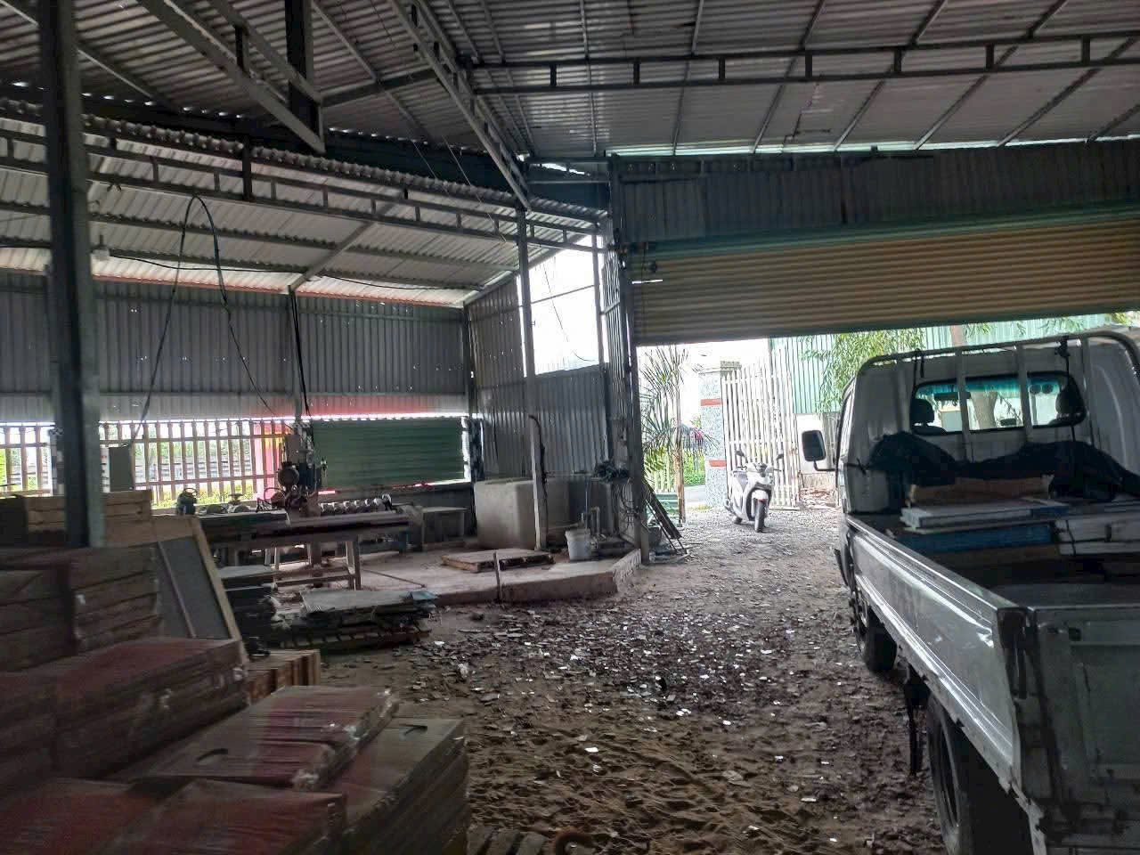 Bán nhà kho mt đường nhựa xe 18t công vụ cao tốc Thạnh Đức tdt 900m2 (200m2 thổ) giá 3,5 tỷ 3