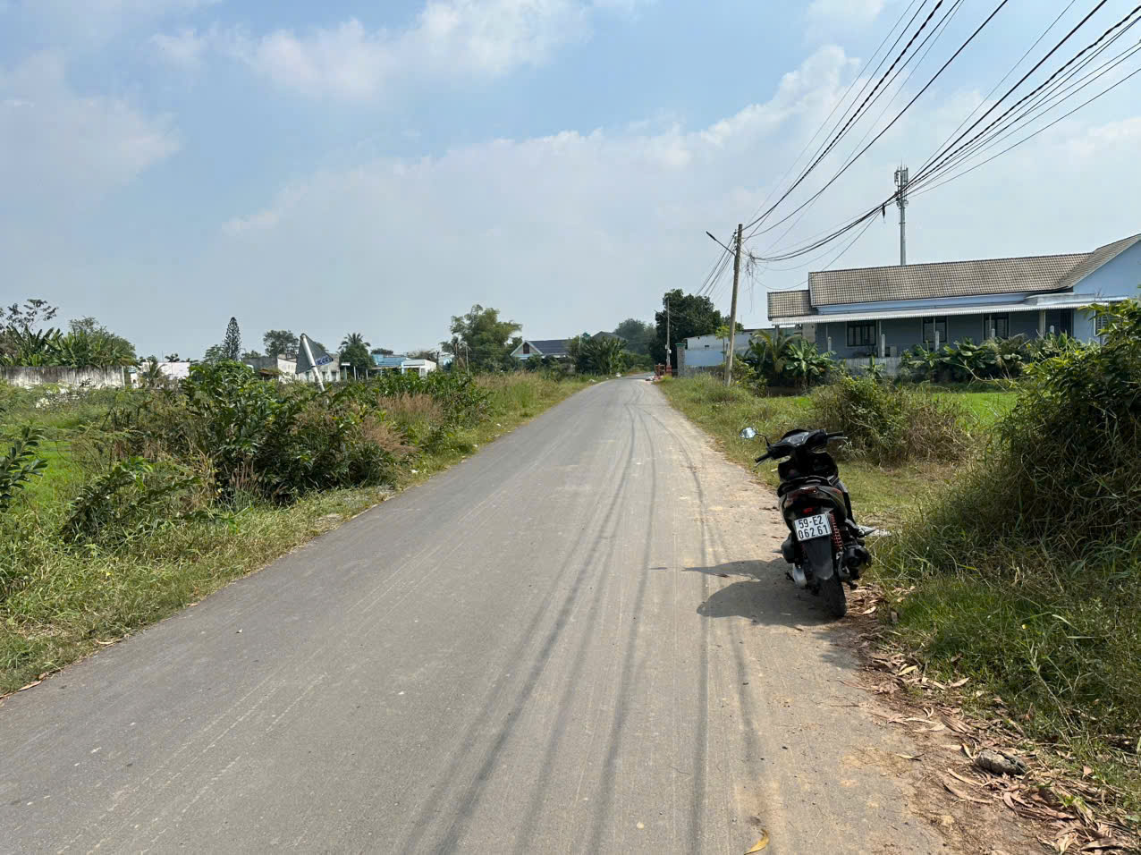 Bán nền thổ cư mặt tiền đường Út An , thị trấn Đức Hòa dt 115m2 giá chốt 1,4 tỷ 2