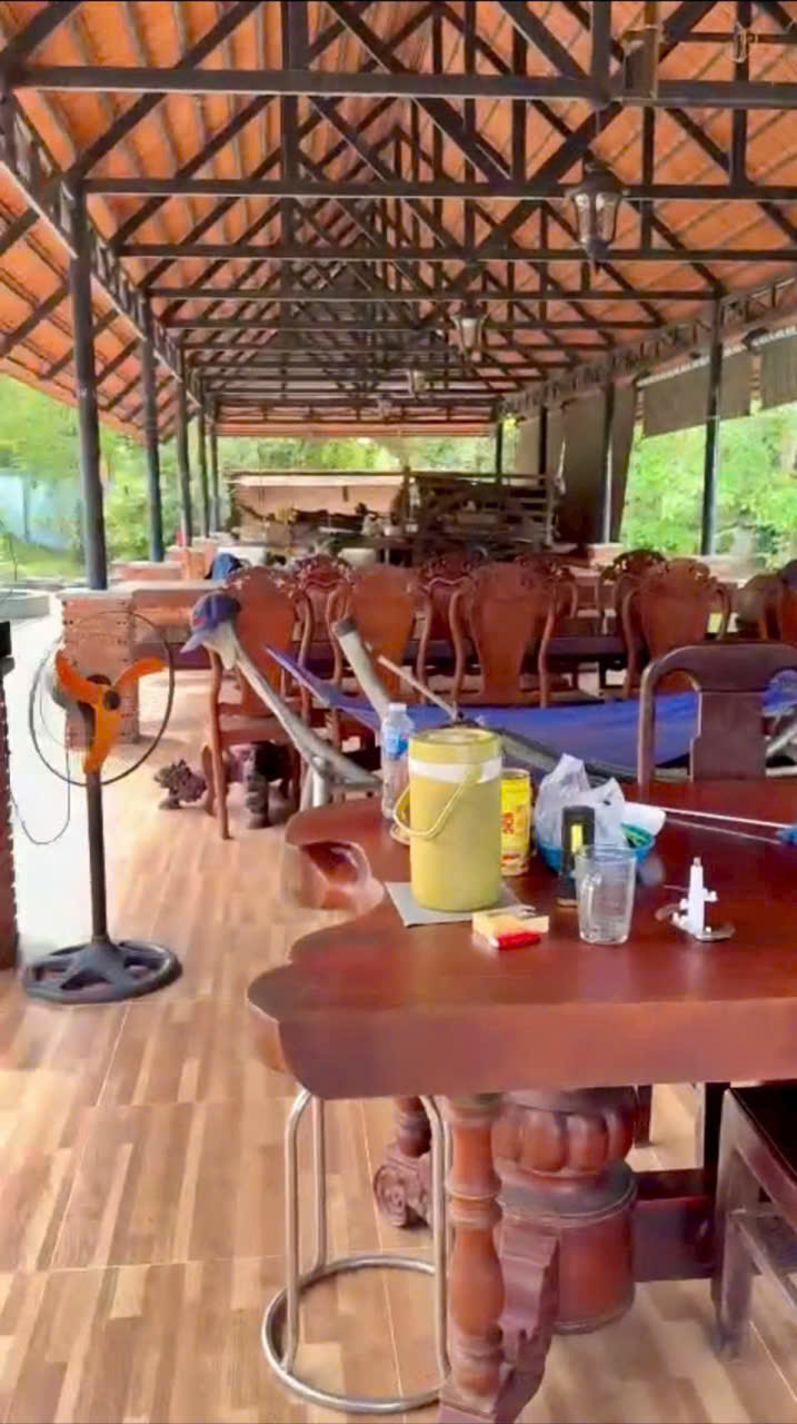 Bán nhà vườn xã Trung Lập Thượng có nhà gỗ mái ngói, hồ cá , thủy tạ.........tdt 3000m2 giá 9,5 tỷ 2