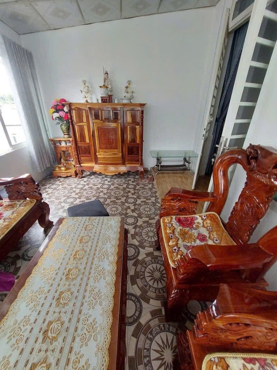 Cho thuê nhà 3 phòng ngủ đường Trạng Trình phường 9 Đà Lạt giá 8 triệu 5