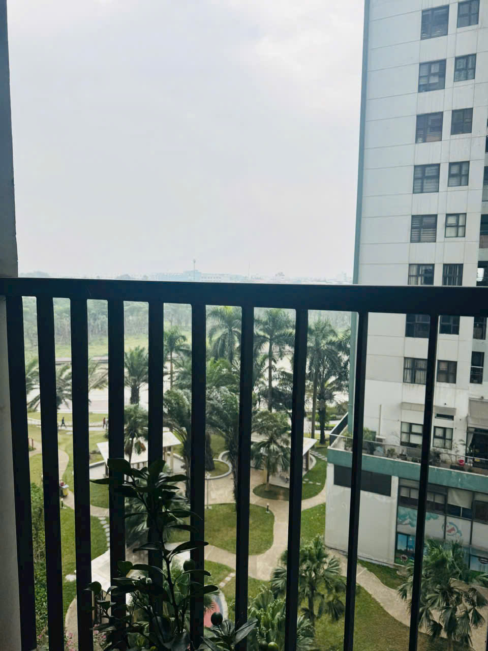 Chính chủ cần bán gấp căn hộ khu Aqua Bay ở Ecopark