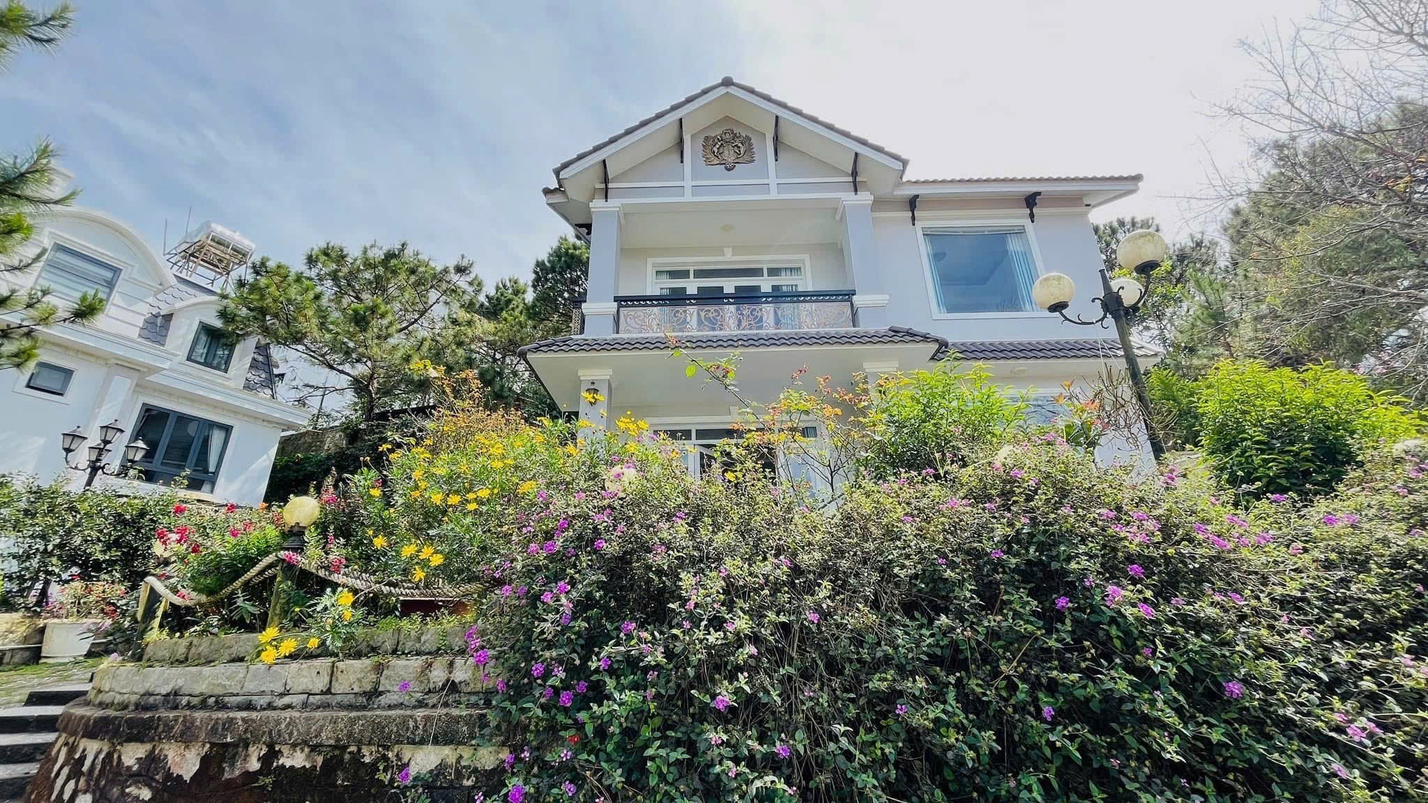 Cho thuê villa khu nghĩ dưỡng Nam Hồ Phường 11 Đà Lạt giá 35 triệu 2