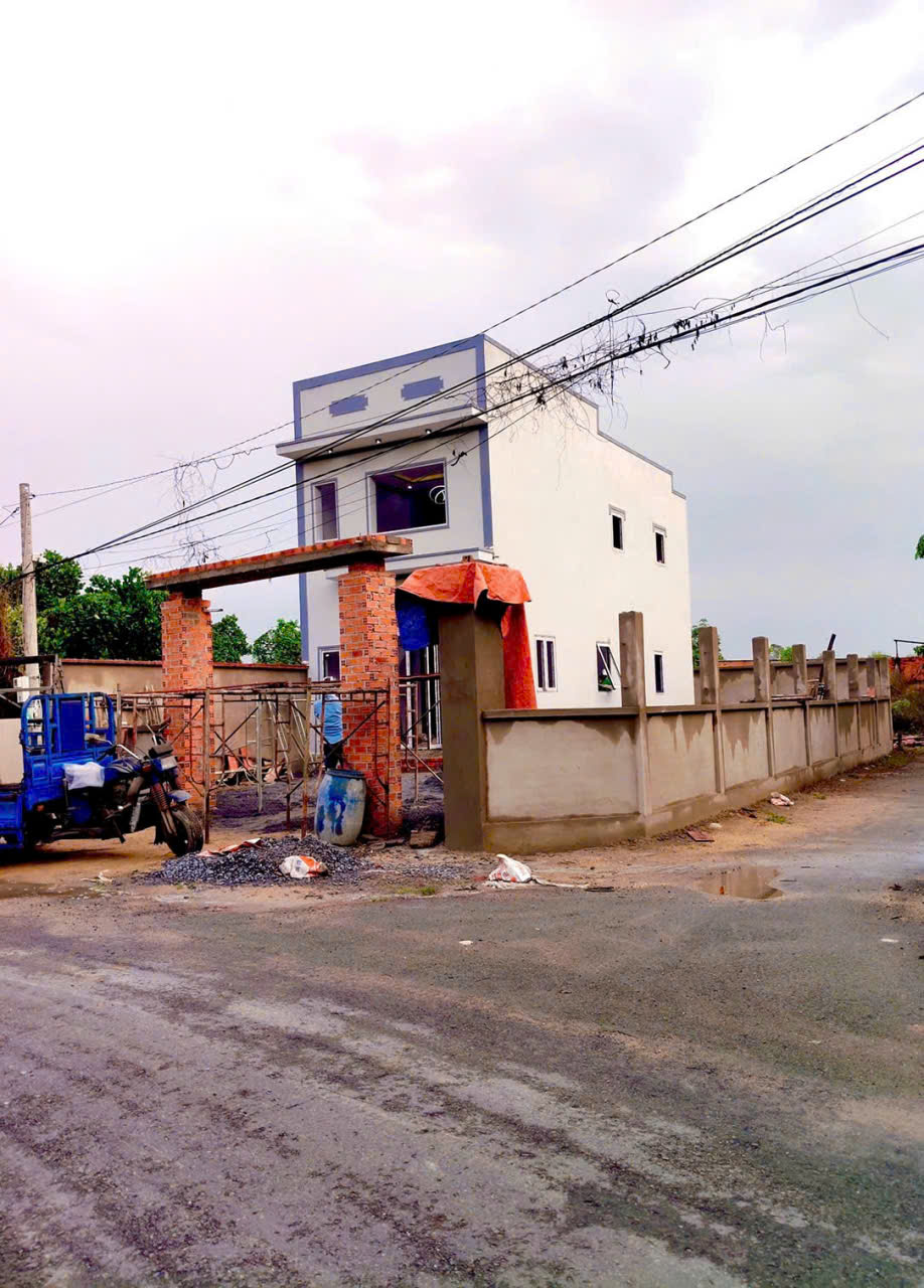 Bán nhà 2 mặt tiền đường nhưa xã Phú Hoà Đông 1 lửng, 3pn, 2wc giá 3,2 tỷ 5