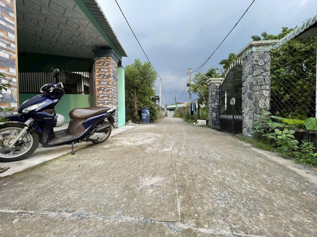 Bán nhà hẻm ấp Bàu Sim, Tân Thông Hội dt 105m2 (66,7m2 thổ) 2pn, 1wc giá 2,35 tỷ