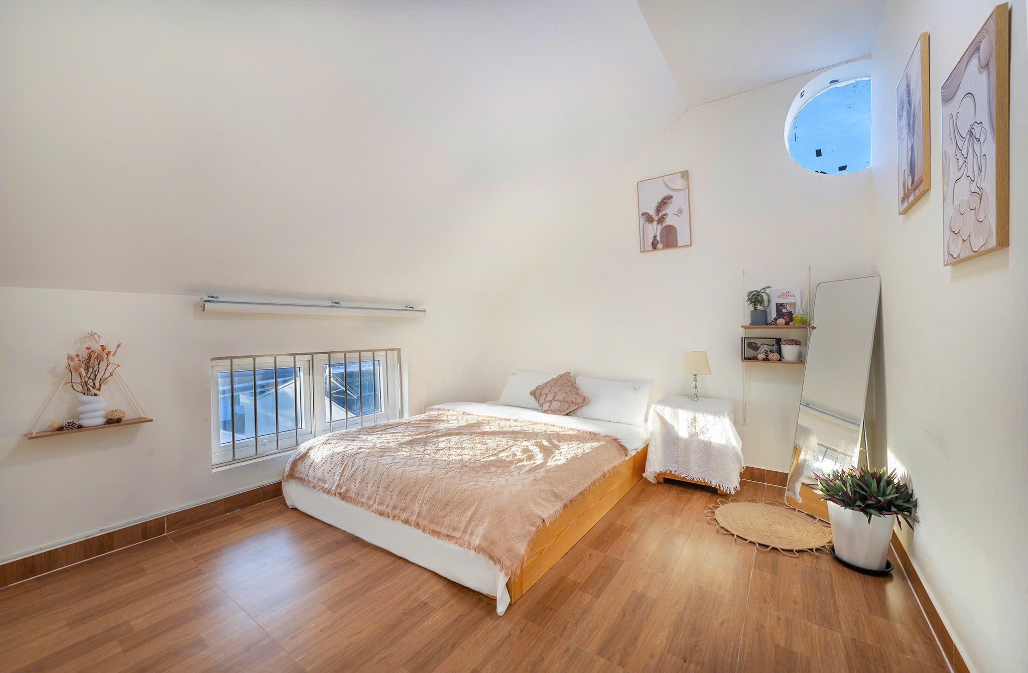 Cho thuê Villa 6 phòng ngủ đường Hùng Vương phường 9 Đà Lạt 20 triệu 5