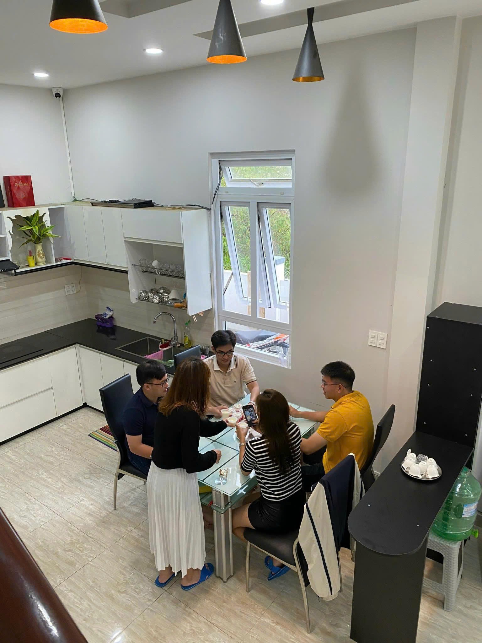 CHO THUÊ VILLA NGUYỄN HỮU CẢNH ĐỒI THÔNG TIN PHƯỜNG 8 GIÁ 12TR 2