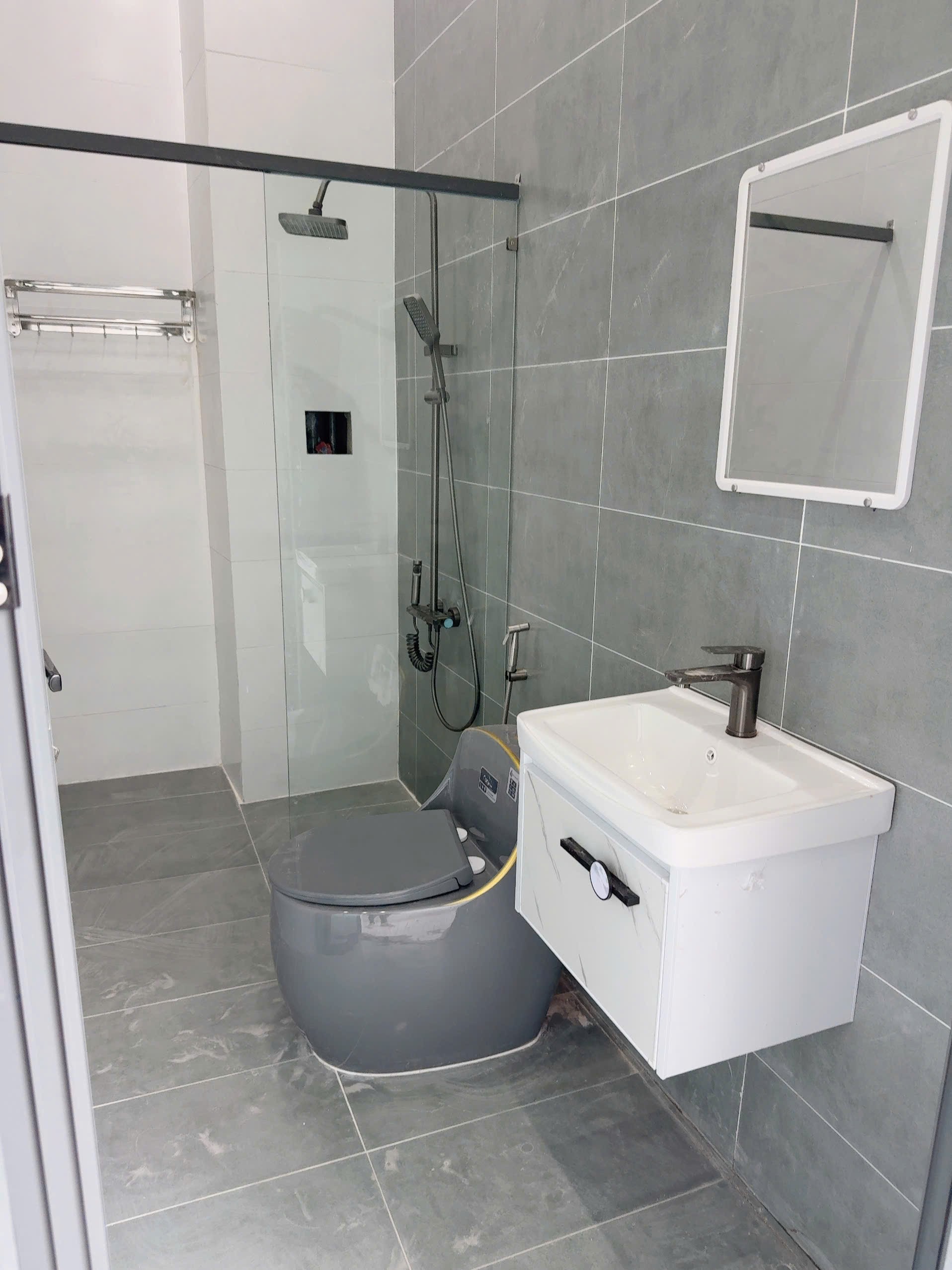 Bán nhà mới xây Phước Lợi, Bến lức dt 150m2 đã hoàn công  ,1 lầu , 2pn,2wc giá 2,2 tỷ 8