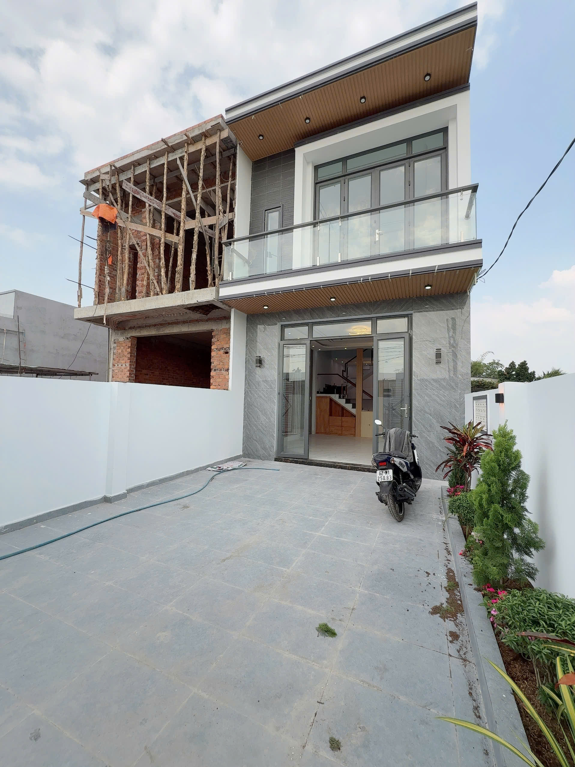 Bán nhà mới xây Phước Lợi, Bến lức dt 150m2 đã hoàn công  ,1 lầu , 2pn,2wc giá 2,2 tỷ 9