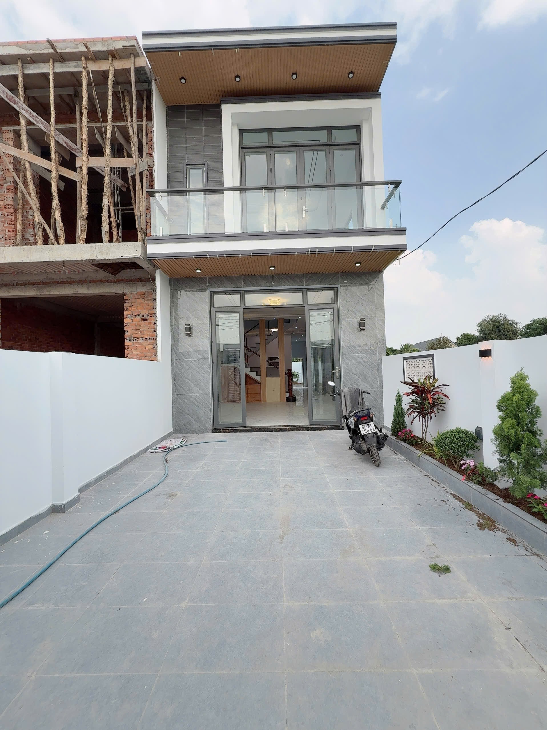 Bán nhà mới xây Phước Lợi, Bến lức dt 150m2 đã hoàn công  ,1 lầu , 2pn,2wc giá 2,2 tỷ 10