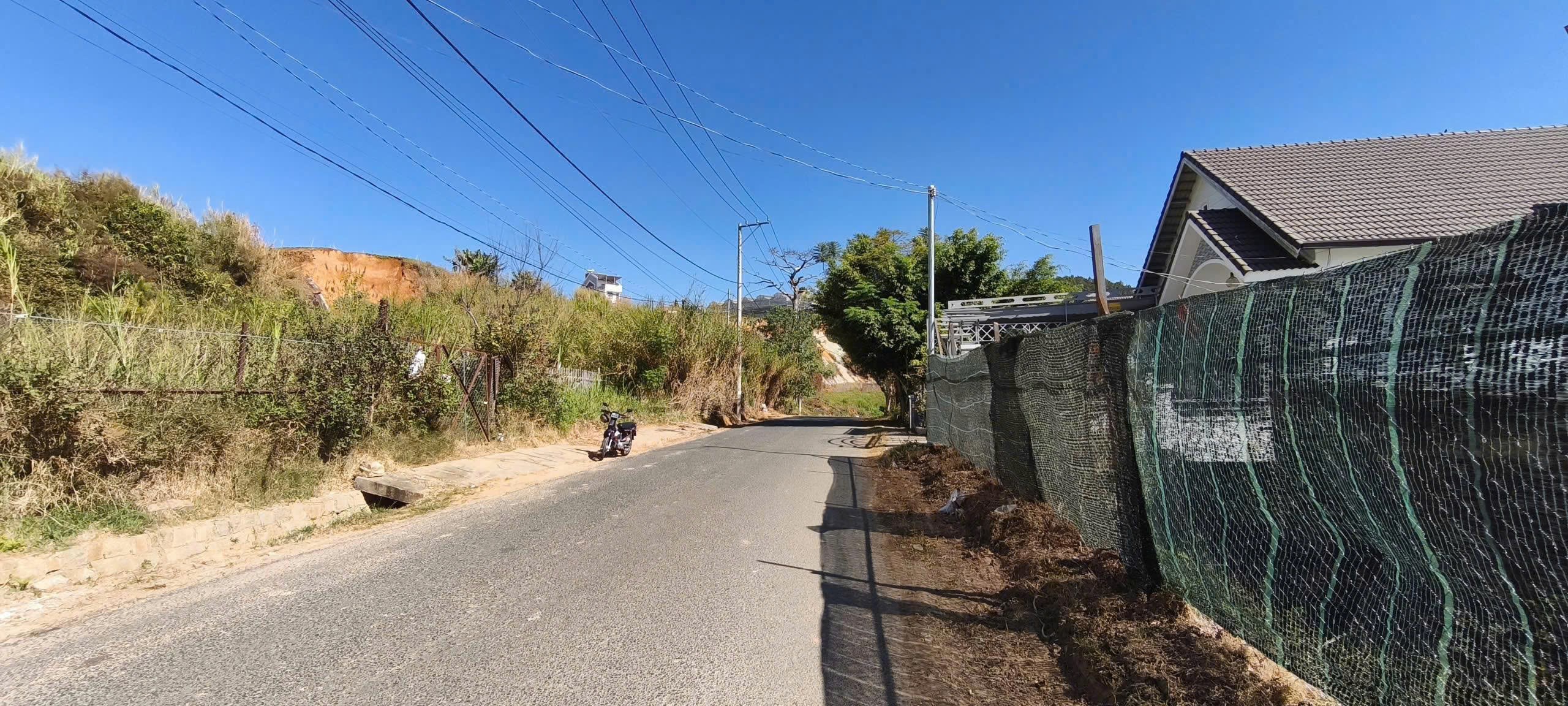 Bán 555m2 đất có 13,7m mặt tiền đường tô hiệu Phường 7 TP ĐÀ LẠT 2