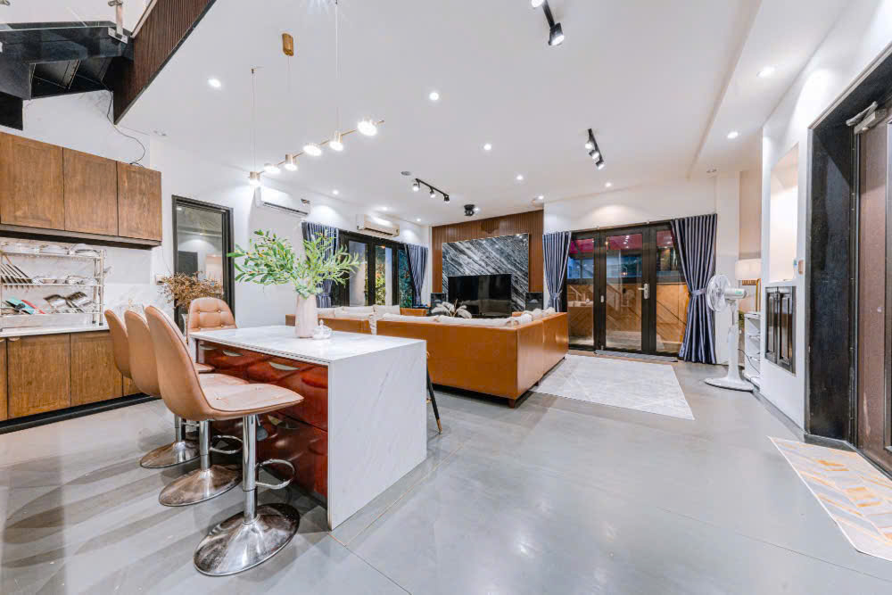 Cho thuê Nhà mặt tiền Quận 2, Hồ Chí Minh, Diện tích 200m², Giá Thương lượng 12