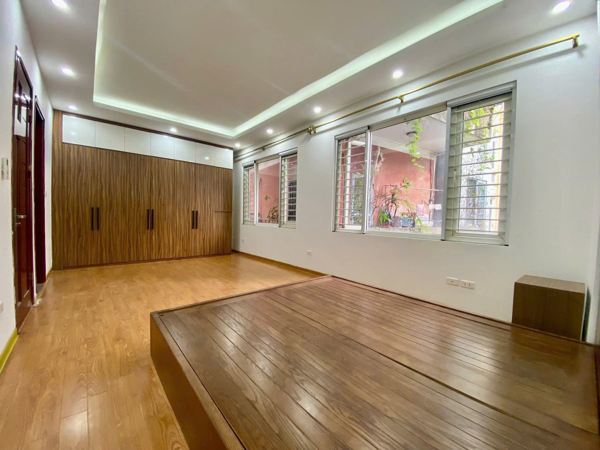 NHÀ SIÊU ĐẸP - TRUNG TÂM BỒ ĐỀ - LONG BIÊN - GẦN Ô TÔ - FULL NỘI THẤT 5