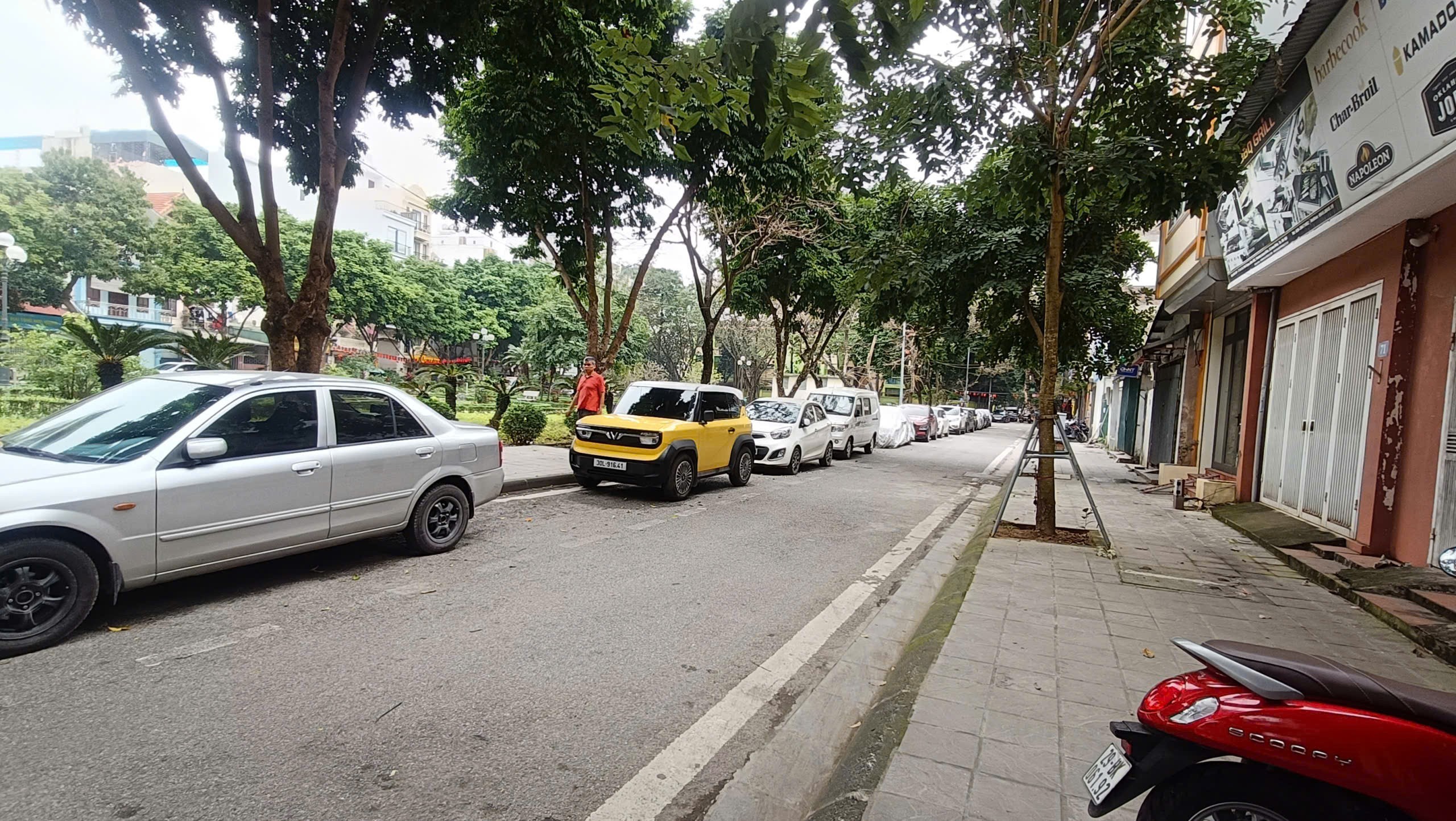 Bán nhà cũ dân xây , 3 tầng kiên cố Long Biên gần cầu Vĩnh Tuy, phố Trạm Long Biên 2