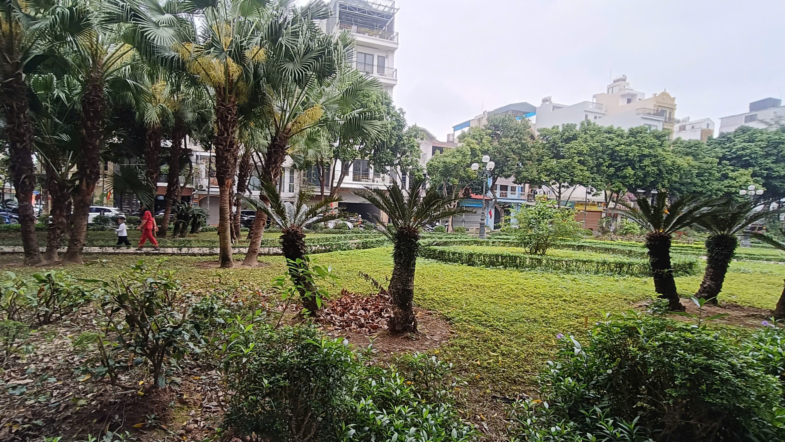 Bán nhà cũ dân xây , 3 tầng kiên cố Long Biên gần cầu Vĩnh Tuy, phố Trạm Long Biên 5