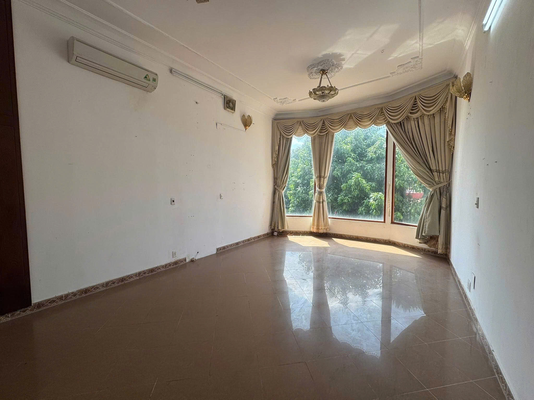 Cho thuê Biệt thự Phường Thảo Điền, Quận 2, Diện tích 516m², Giá Thương lượng 6