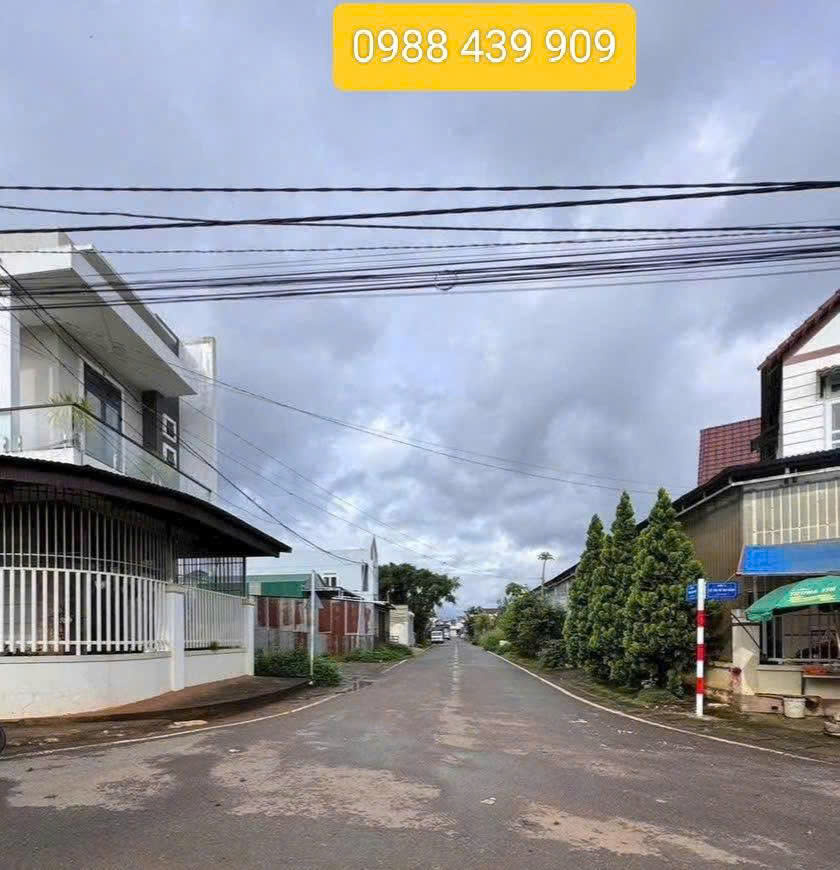 Bán 120 m2 đất mặt tiền đường Lê Thị Hồng Gấm- Liên Nghĩa -Đức Trọng-Lâm Đồng - 3.4 tỷ 4