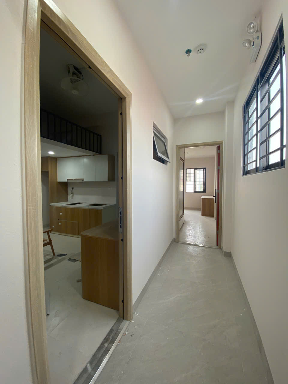 CHO THUÊ STUDIO MỚI 100% – FULL NỘI THẤT – XÁCH VALI Ở NGAY  TRÂU QUỲ 5