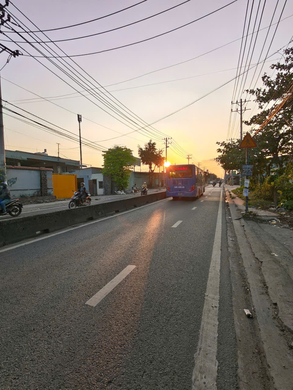 BÁN ĐẤT MT NGUYỄN VĂN BỨA – NGANG 20M HIẾM – GẦN TRƯỜNG NGUYỄN VĂN CỪ 4