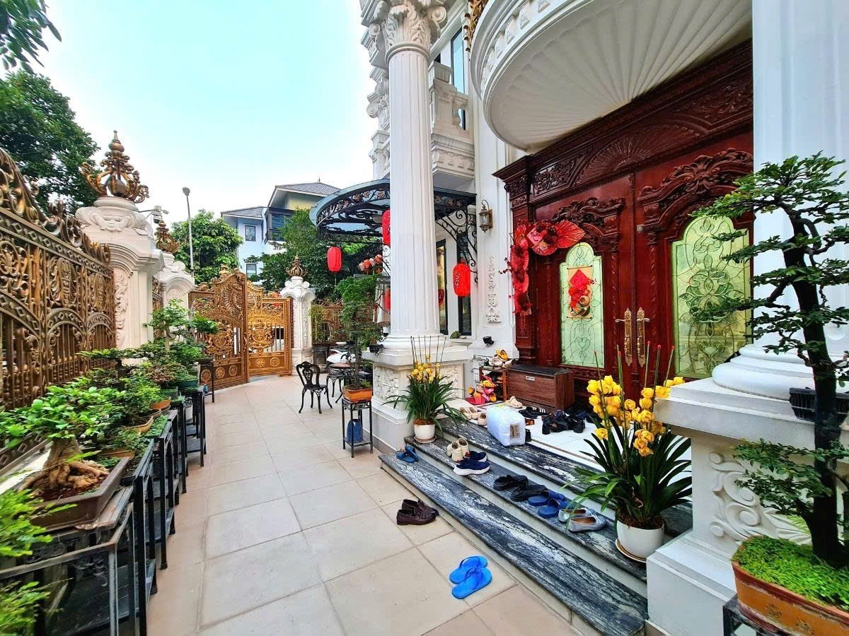 SIÊU BIỆT THỰ VIỆT HƯNG - LONG BIÊN, THANG MÁY, NỘI THẤT CAO CẤP NHÀ 4 MẶT TIỀN 2