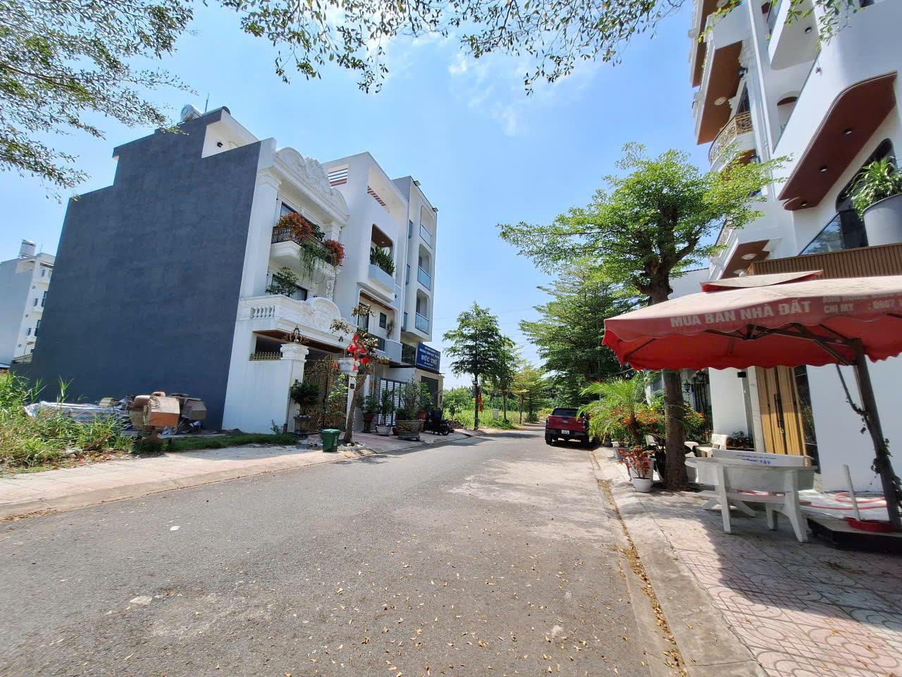 Đất nền 181m, hẻm xe hơi Lê Văn Lương, đường 16m, giá 7 tỷ, sổ hồng riêng